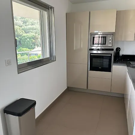 Vecchio Spacieux Climatise 100 M² Apartment